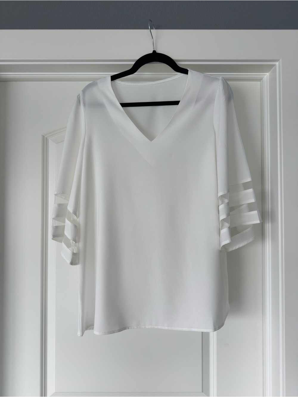 Amazon White V-Neck Blouse Size L